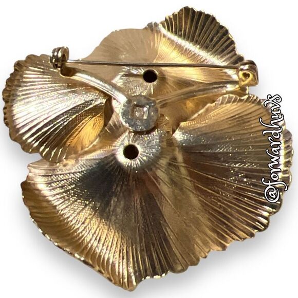 Vintage Gold Tone Metal Floral Brooch with Rhinestone Highlights - Picture 3 of 9